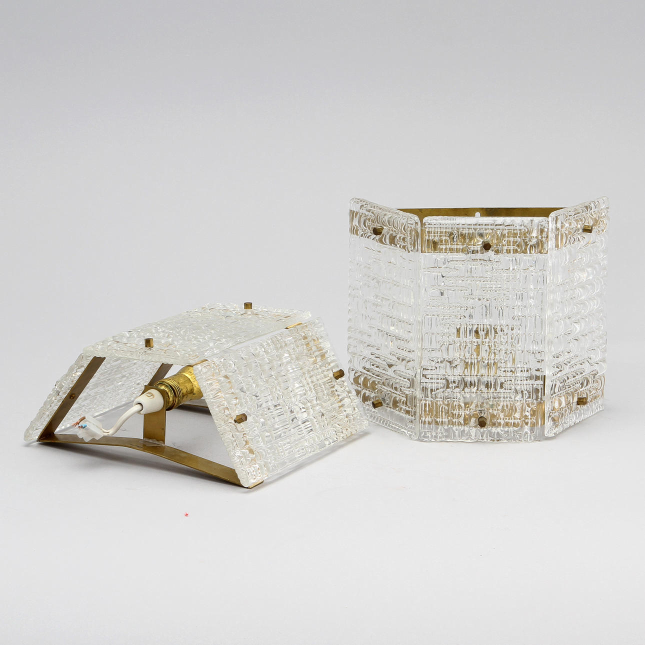 VÄGGLAMPETTER, ett par, glas, Carl Fagerlund, Orrefors.