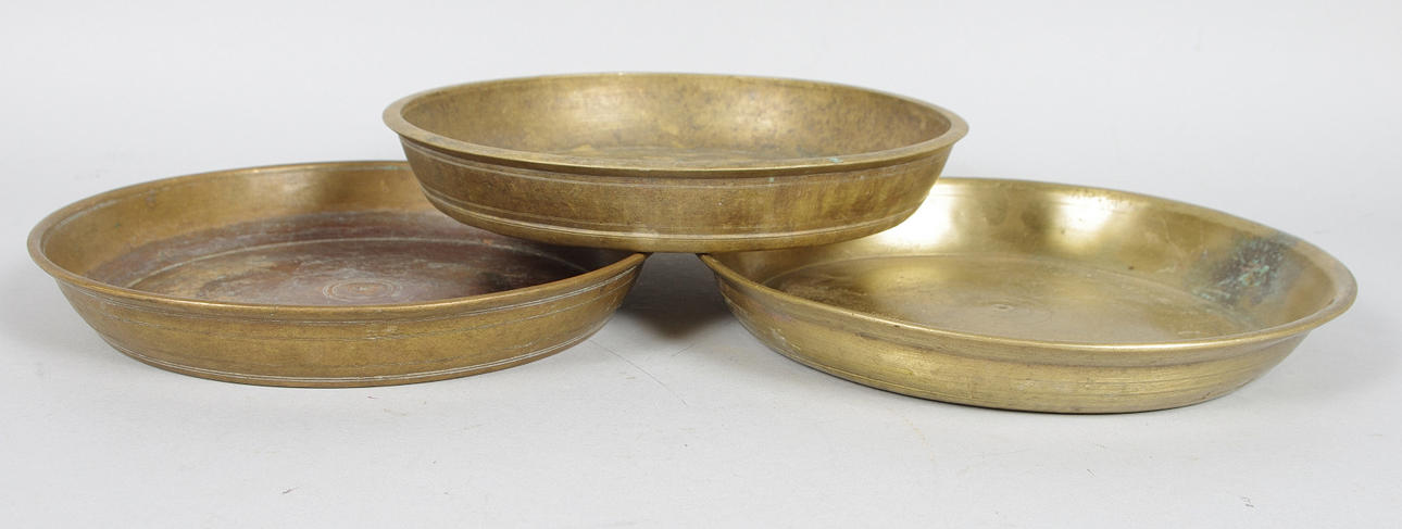 MÄSSINGSFAT, 3 stycken, vikt ca 1 kg per styck.