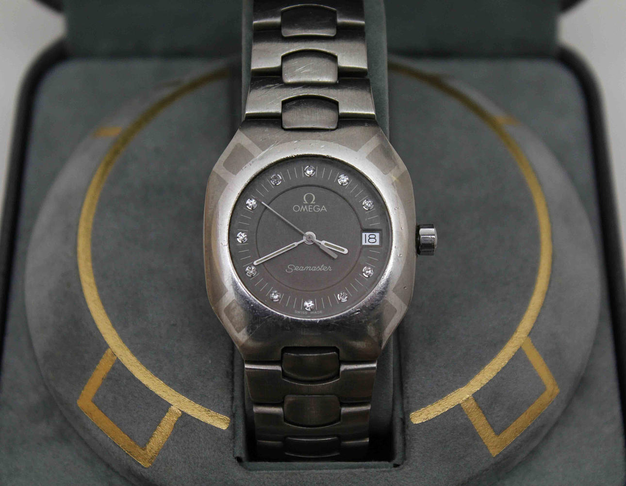 HERRARMBANDSUR. Omega Seamaster Titane.