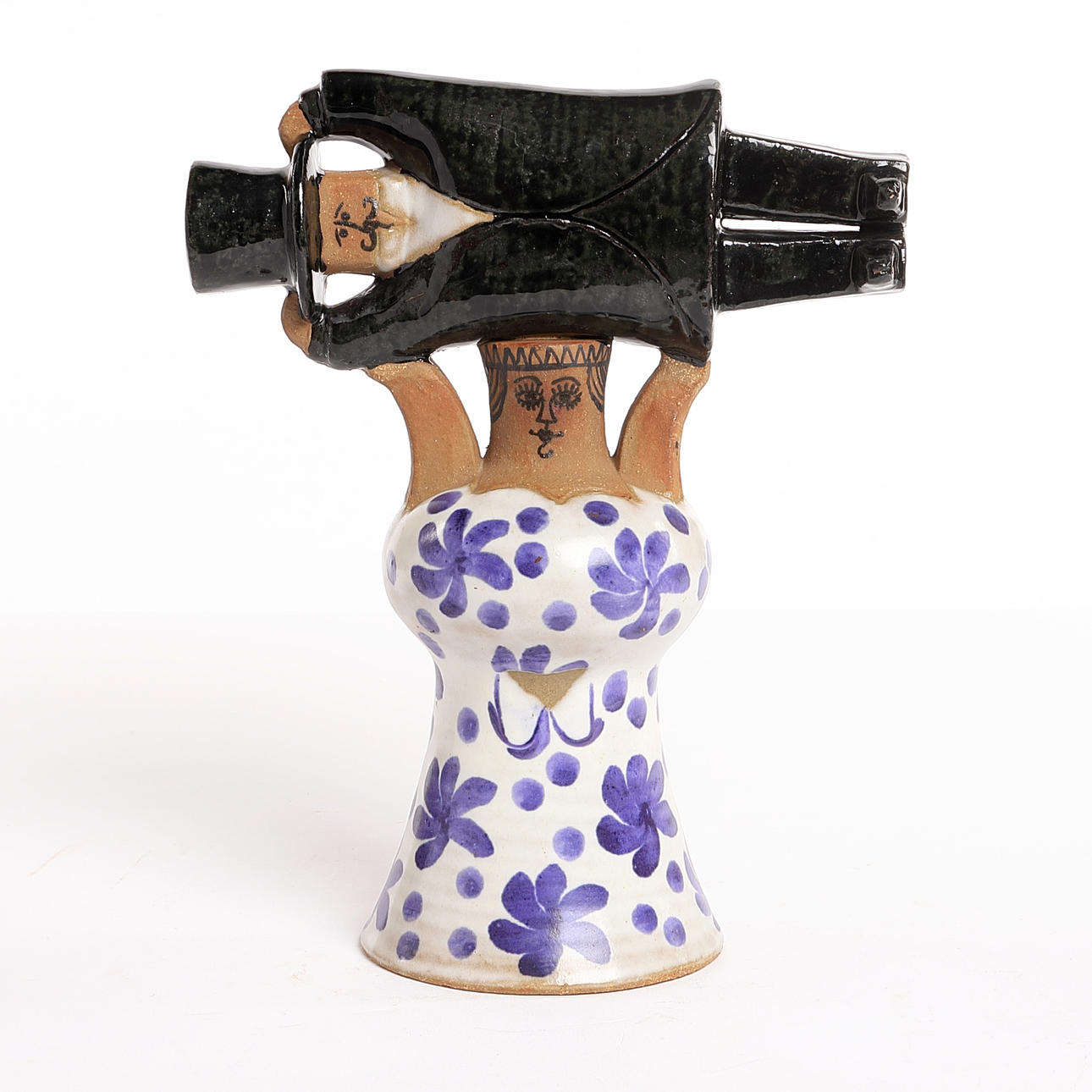 LISA LARSON. FIGURIN, "Samhällsdebatten", Gustavsberg.