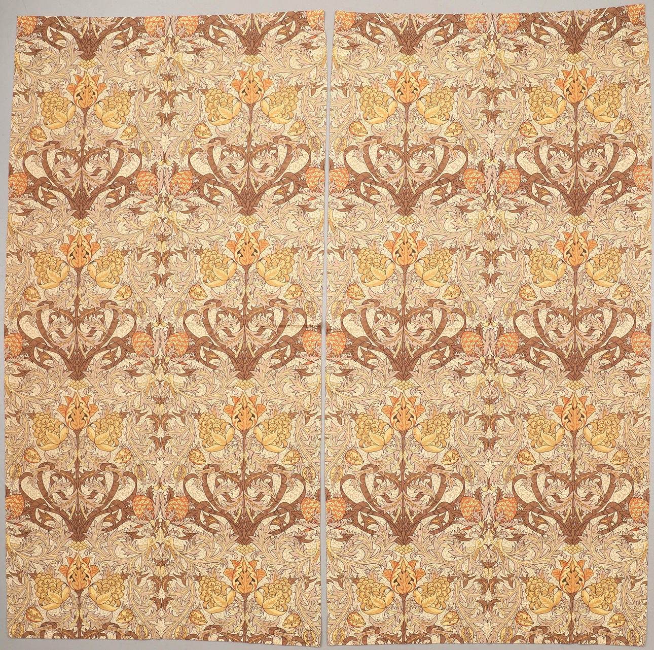 GARDINLÄNGDER, 2 st. mönster efter William Morris, NK.