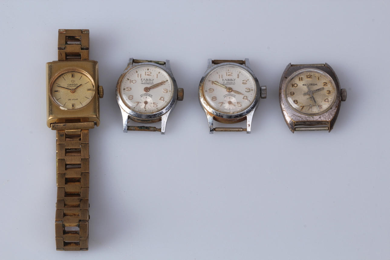 KLOCKOR, 4 st, varav en Omega De Ville.