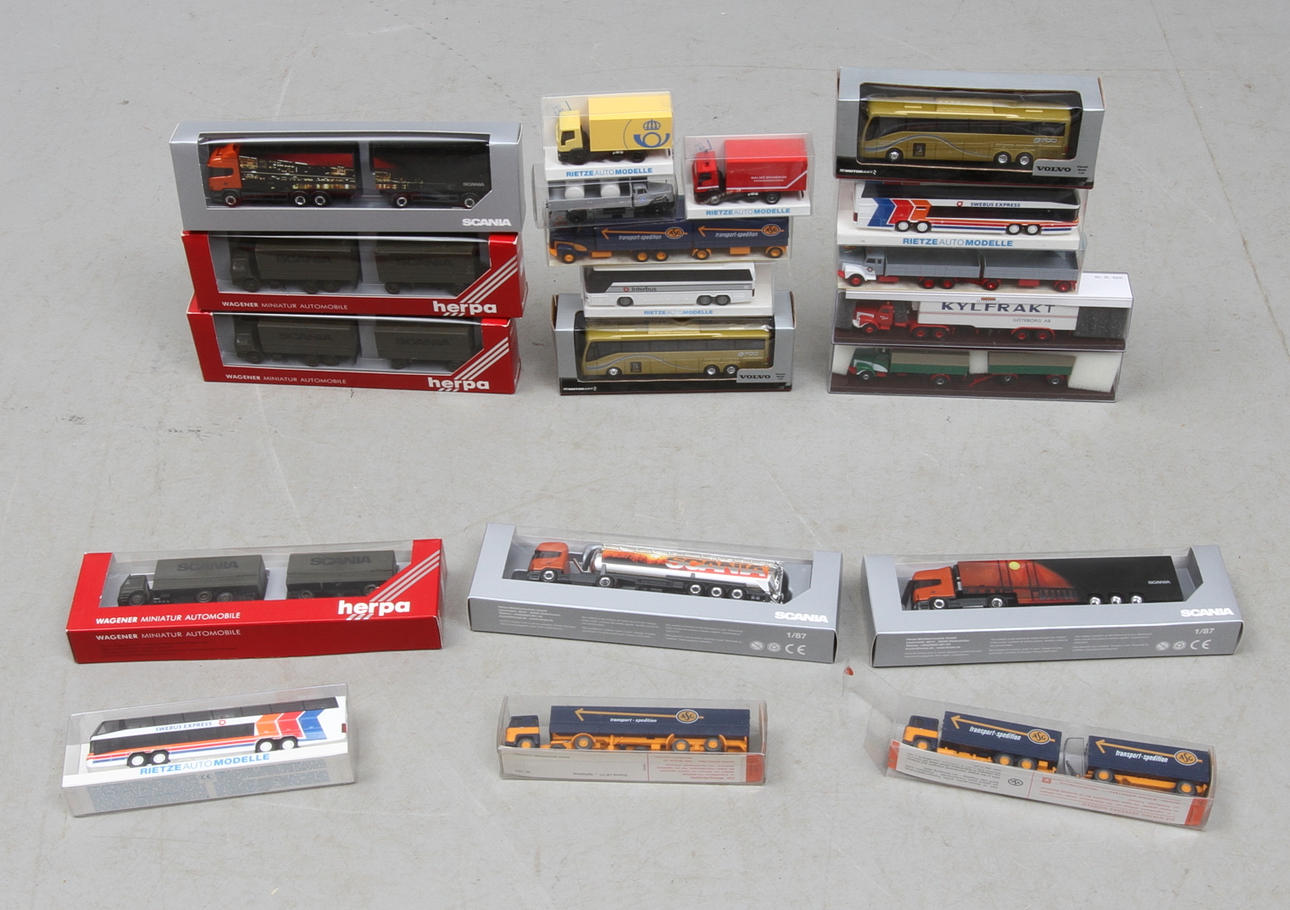 MODELLBILAR SVENSKA FÖREBILDER HERPA, BREKINA, RIETZE med flera. cirka 20 delar i originalkartong.