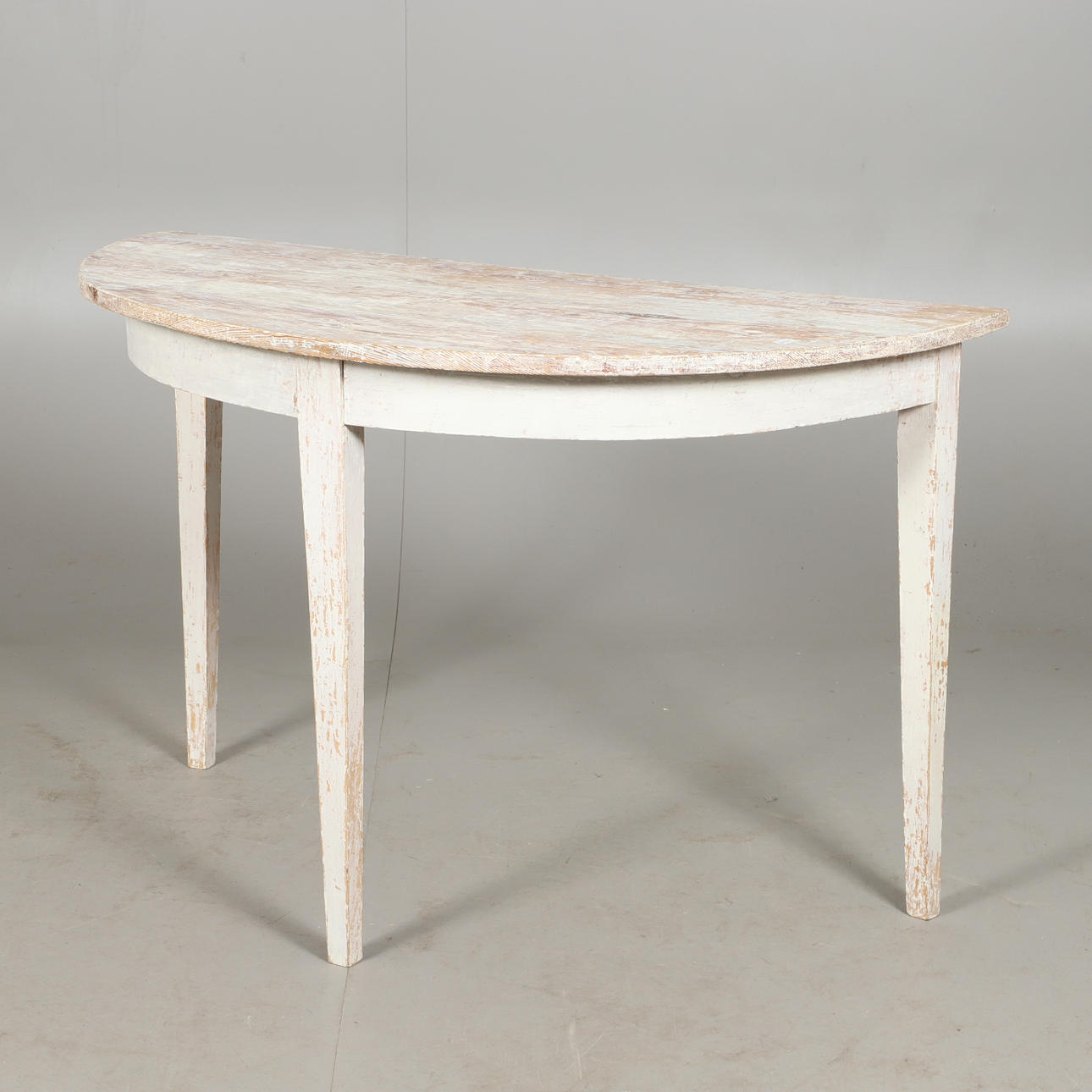 HALVBORD, målad furu, 1900-talets första hälft.