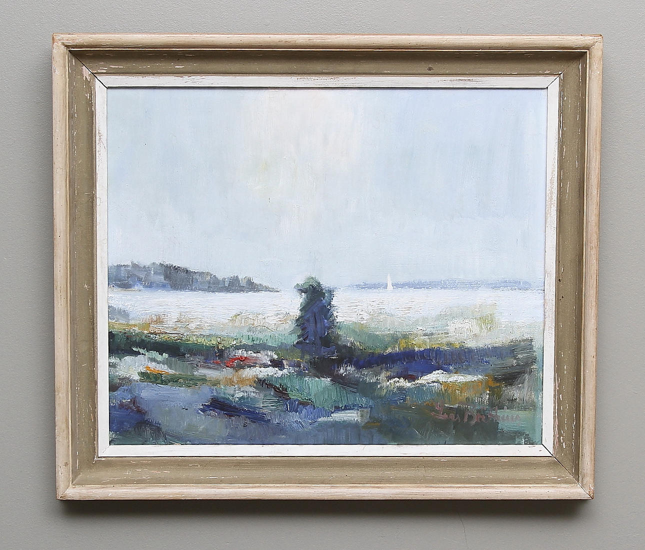 LARS BOËTHIUS. Insjölandskap med segelbåt. Olja på pannå, signerad.