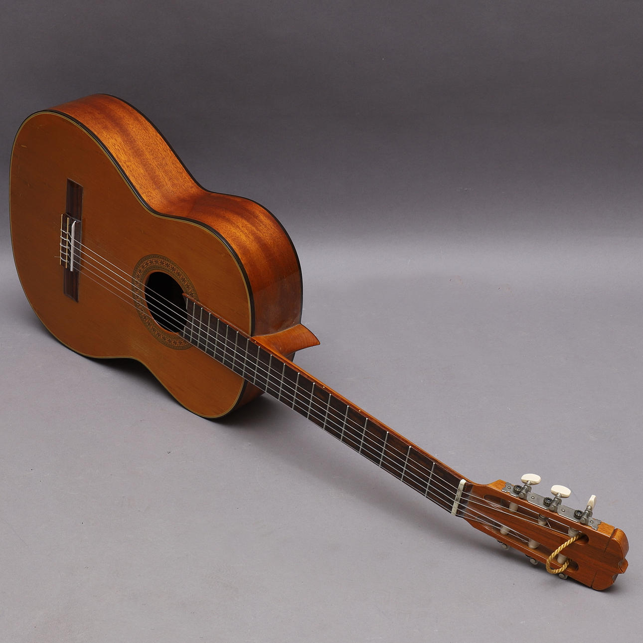 AKUSTISK GITARR med fodral, "A551", Aria, Japan.