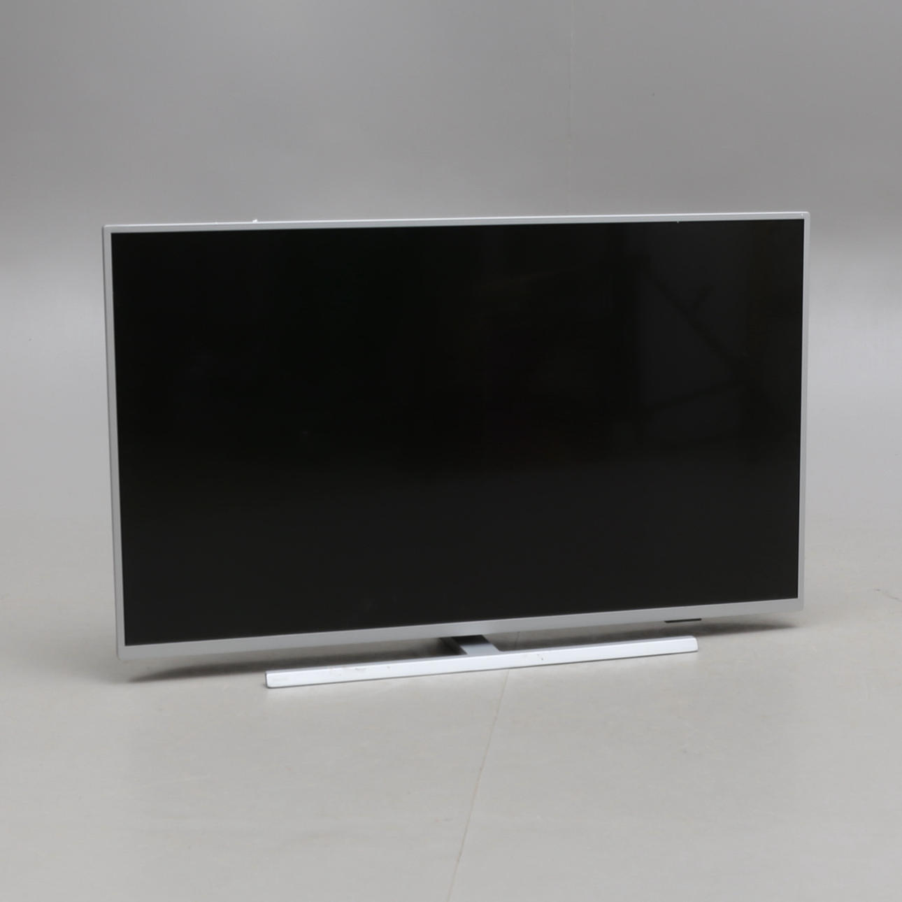UHD-TV, 43", Philips 43PUS7334/12, 2019.