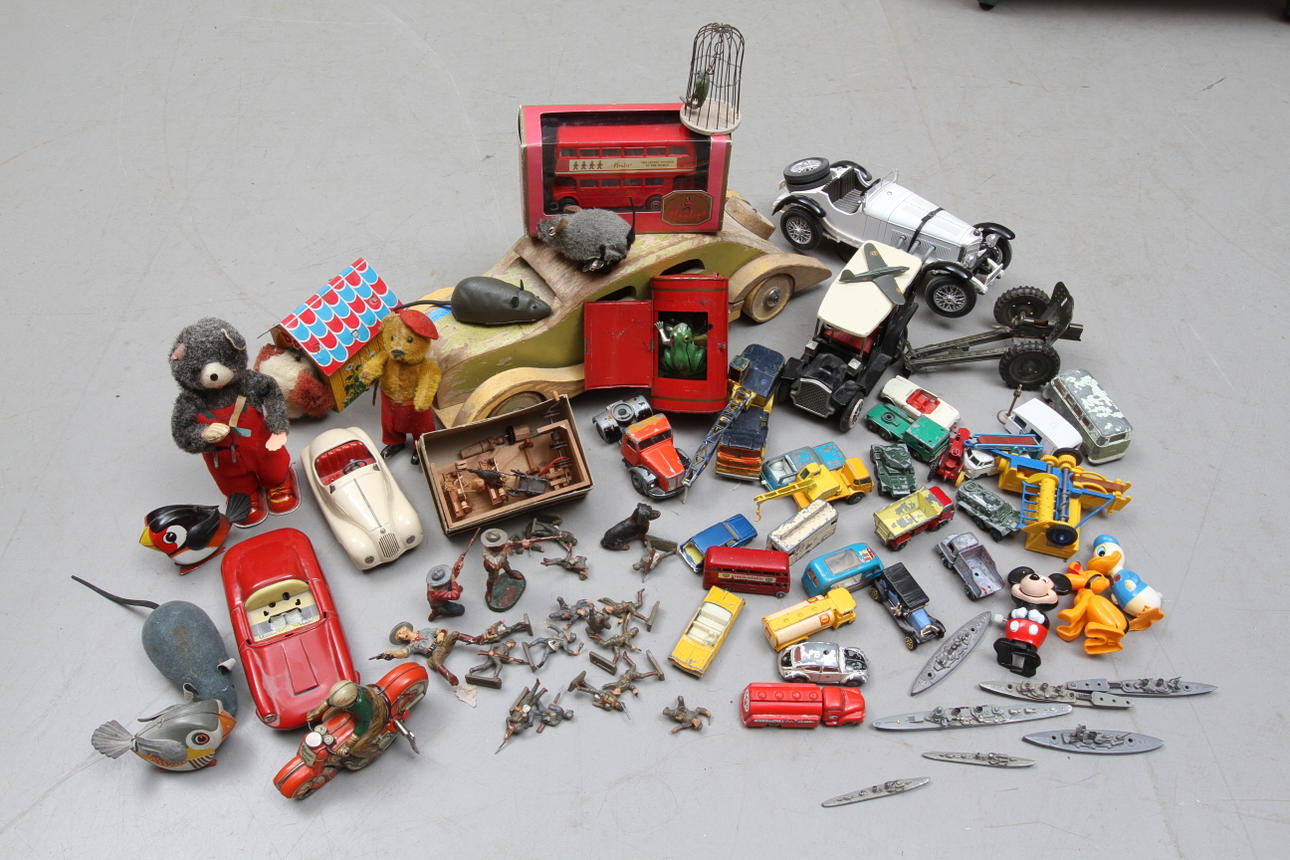 LEKSAKER PARTI, bland annat SCHUCO, LESNEY, Elastolin med flera.
