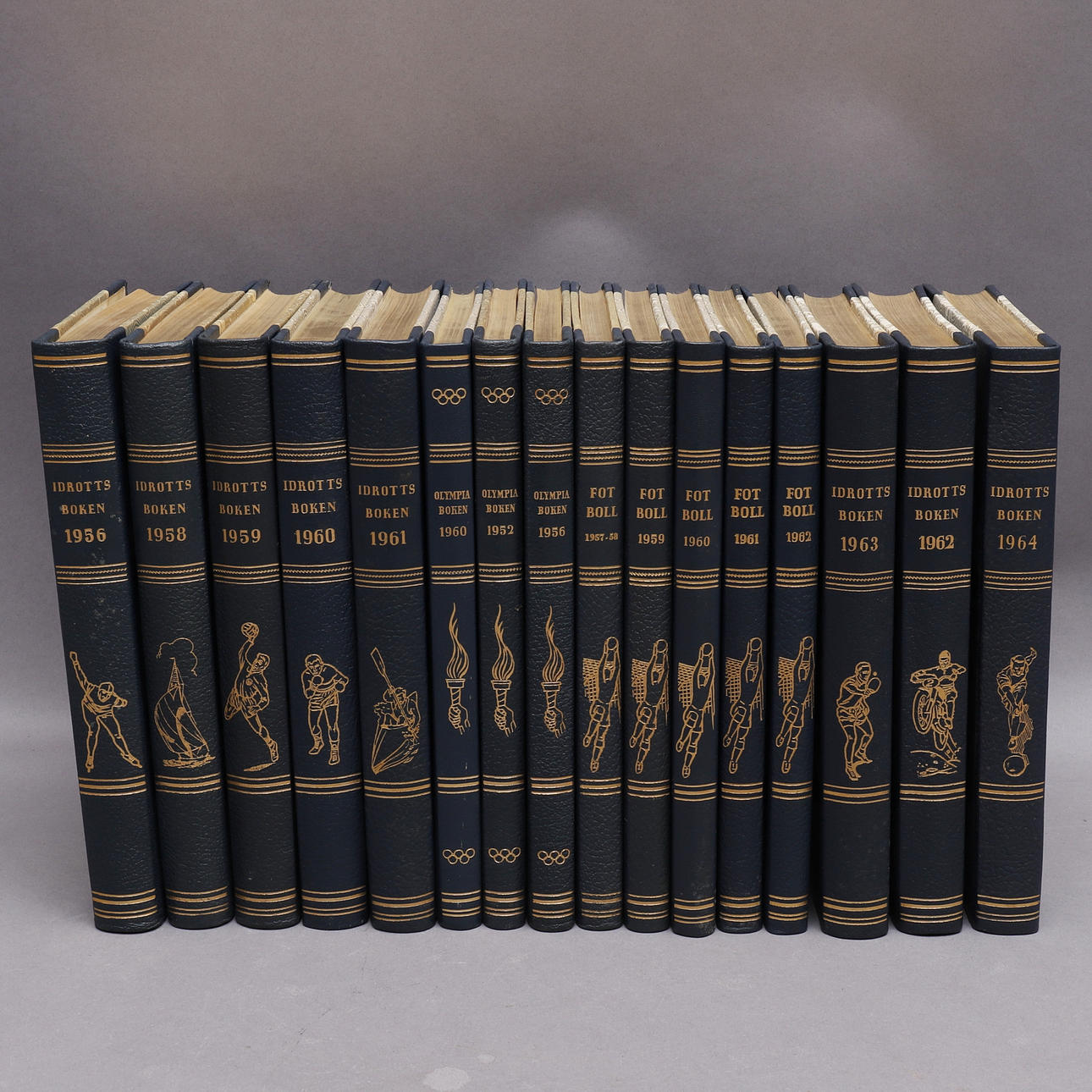 IDROTTSBÖCKER, 16 st, bl.a. Olympiaboken & Idrottsboken.