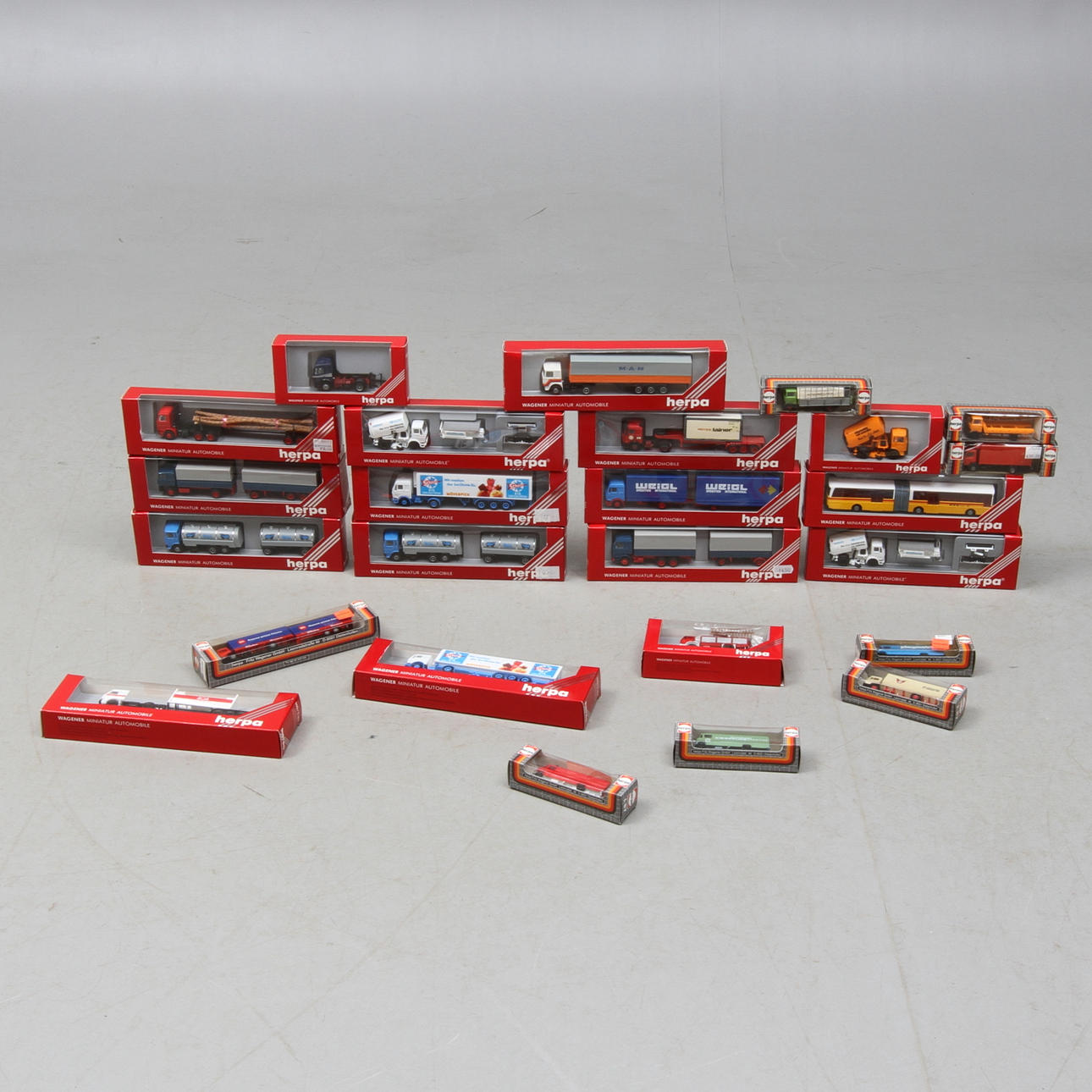 MODELLBILAR HERPA cirka 25 bilar i originalkartong.