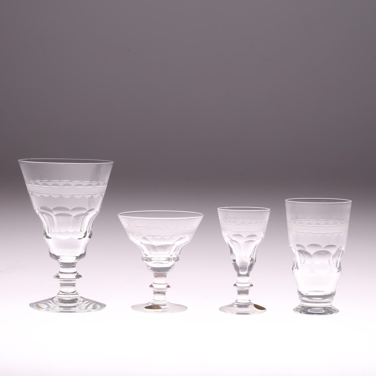 GLASDELE, 39 dele, BG, Ekeberga.