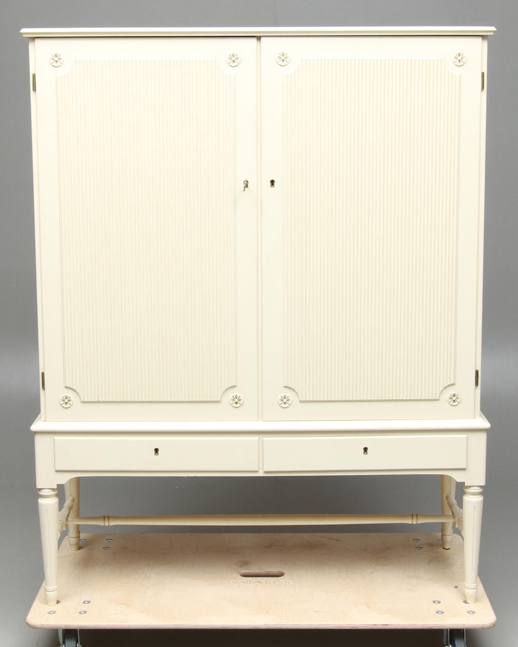 MATSALSSKÅP, gustaviansk stil, 1900-tal.