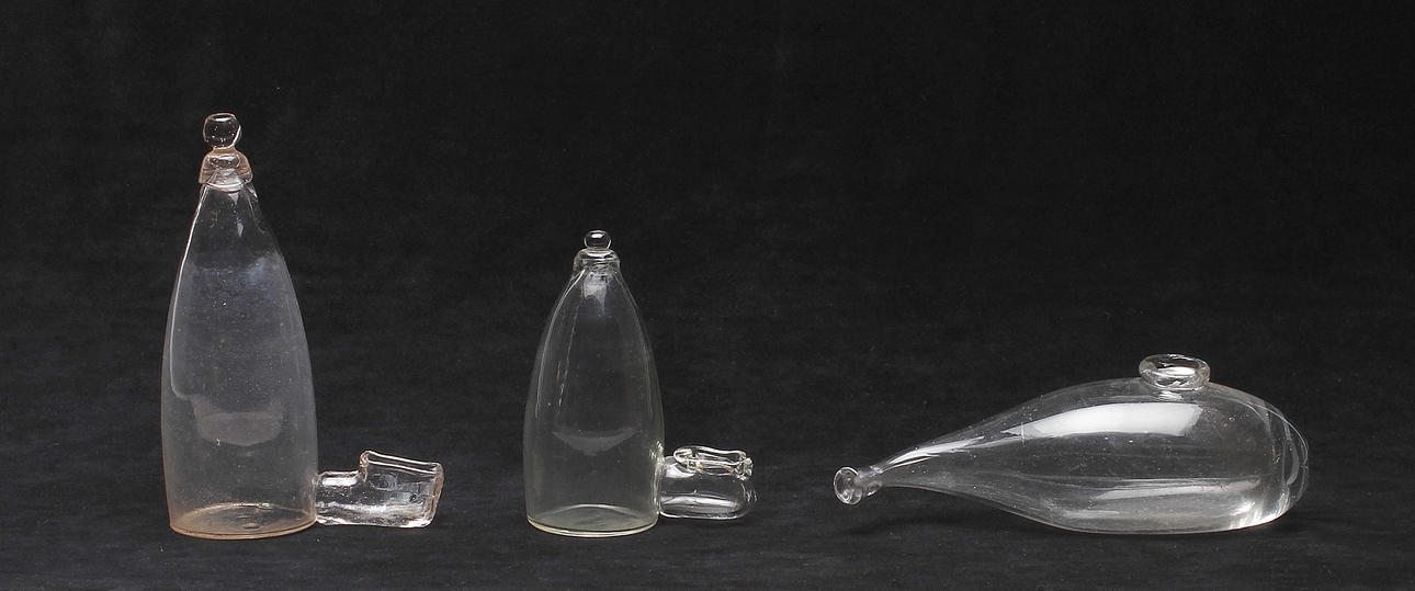 NAPPFLASKA och FLUGFÅNGARE, glas, 1800-tal.