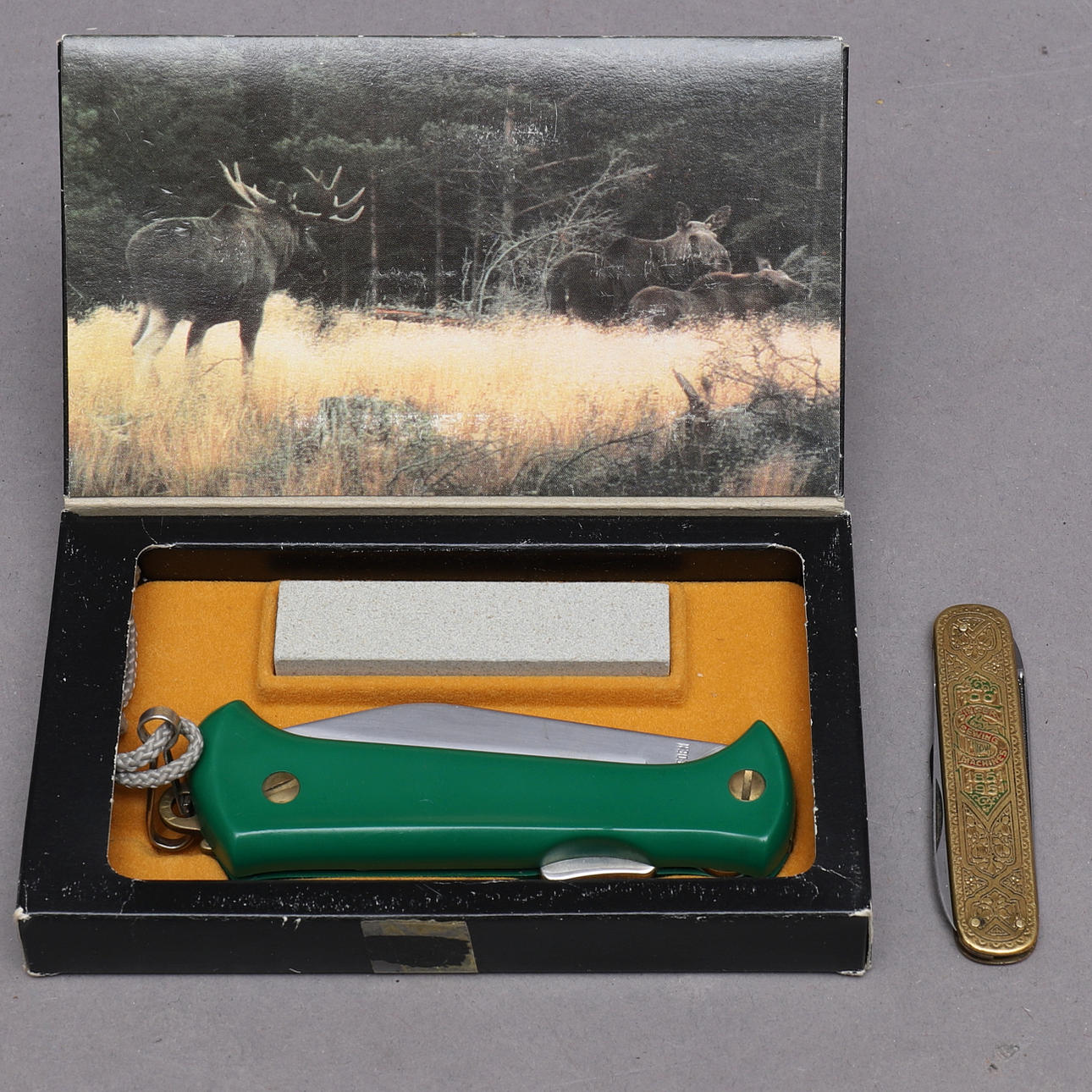 POCKET KNIVES, 2 pcs, with sharpening, i.a. EKA Swede 60.