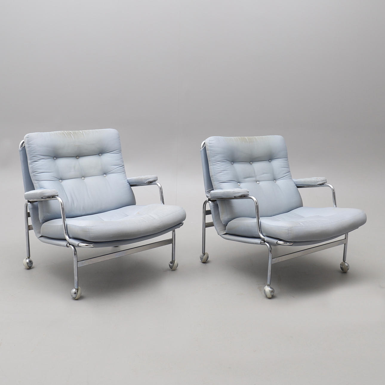 BRUNO MATHSSON. FÅTÖLJER, ett par, "Karin", DUX.