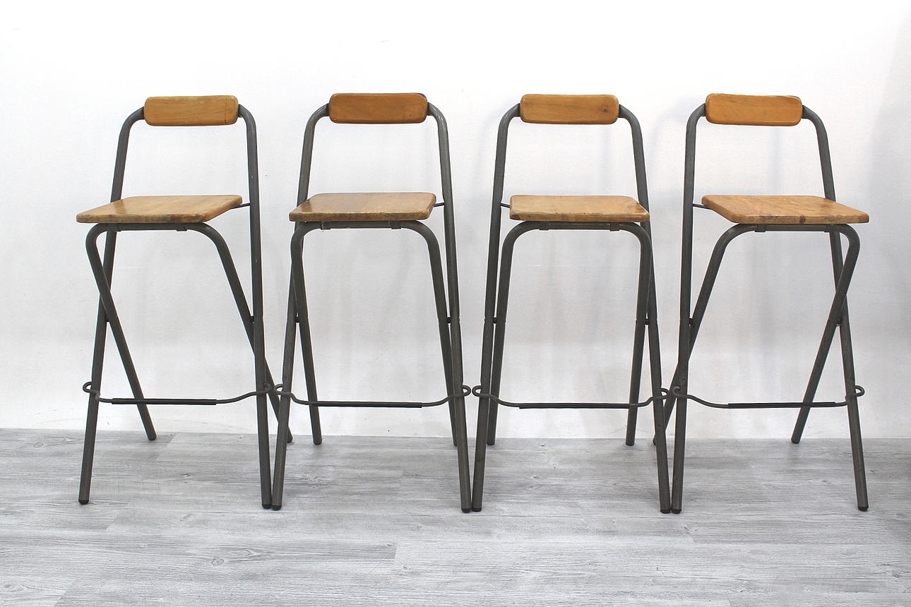 BARSTOLAR / INDUSTRISTOLAR 4 st, trä och metall, hopfällbara.