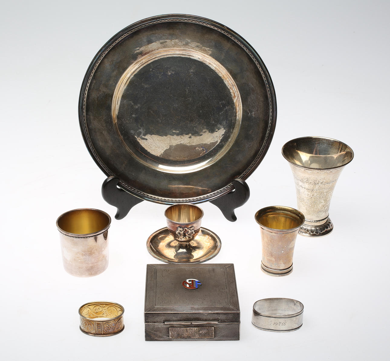 SILVERFÖREMÅL 8 stycken.