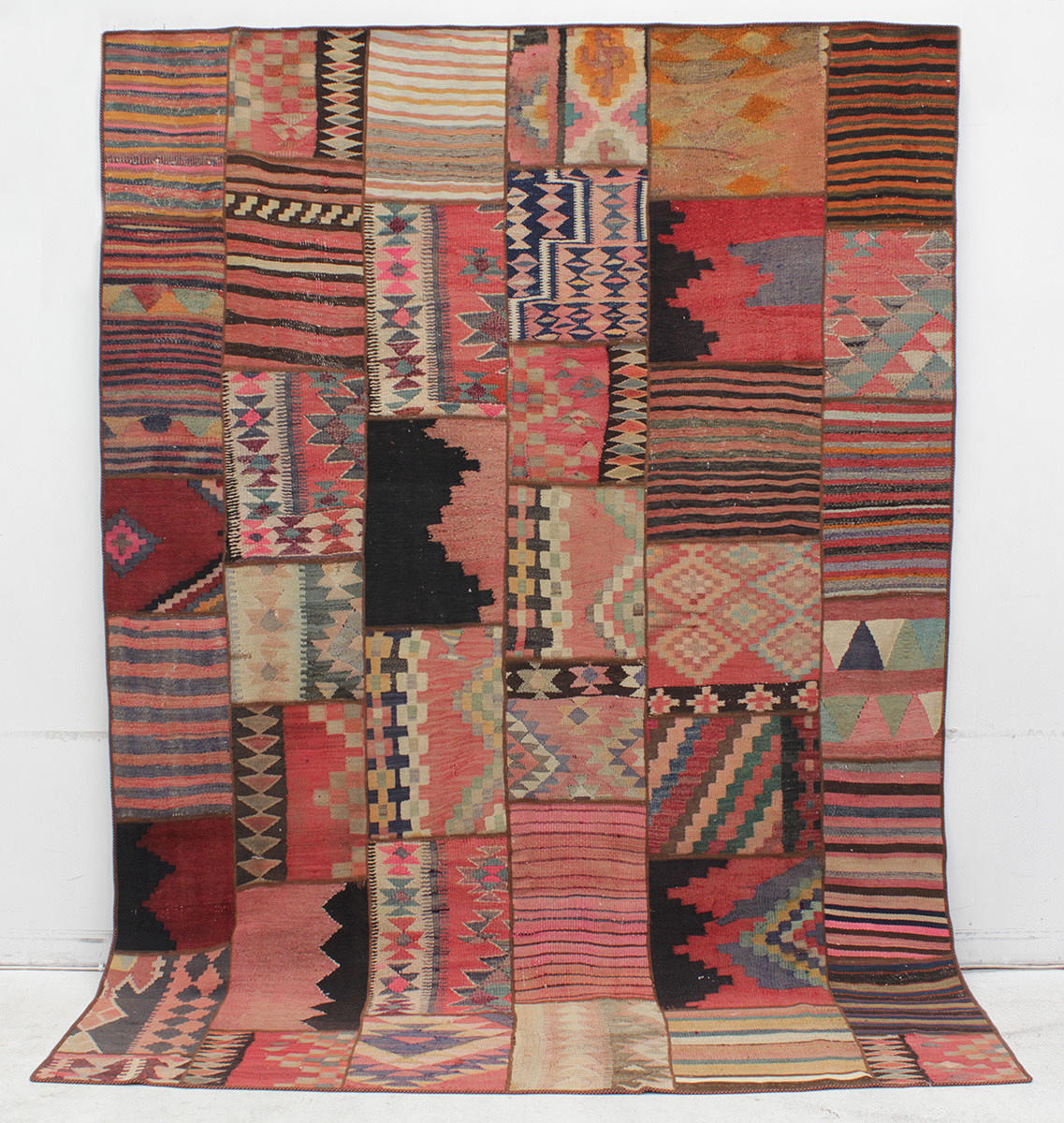 MATTA, Kelim, Patchwork, 345 x 250 cm.