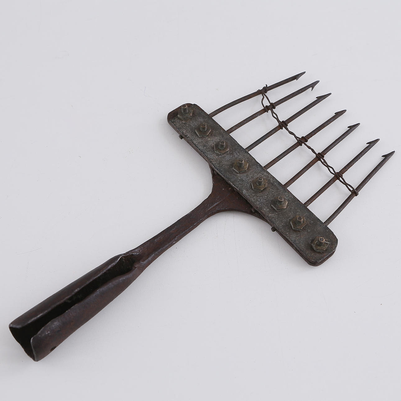 LJUSTER, metall, 1900-tal.