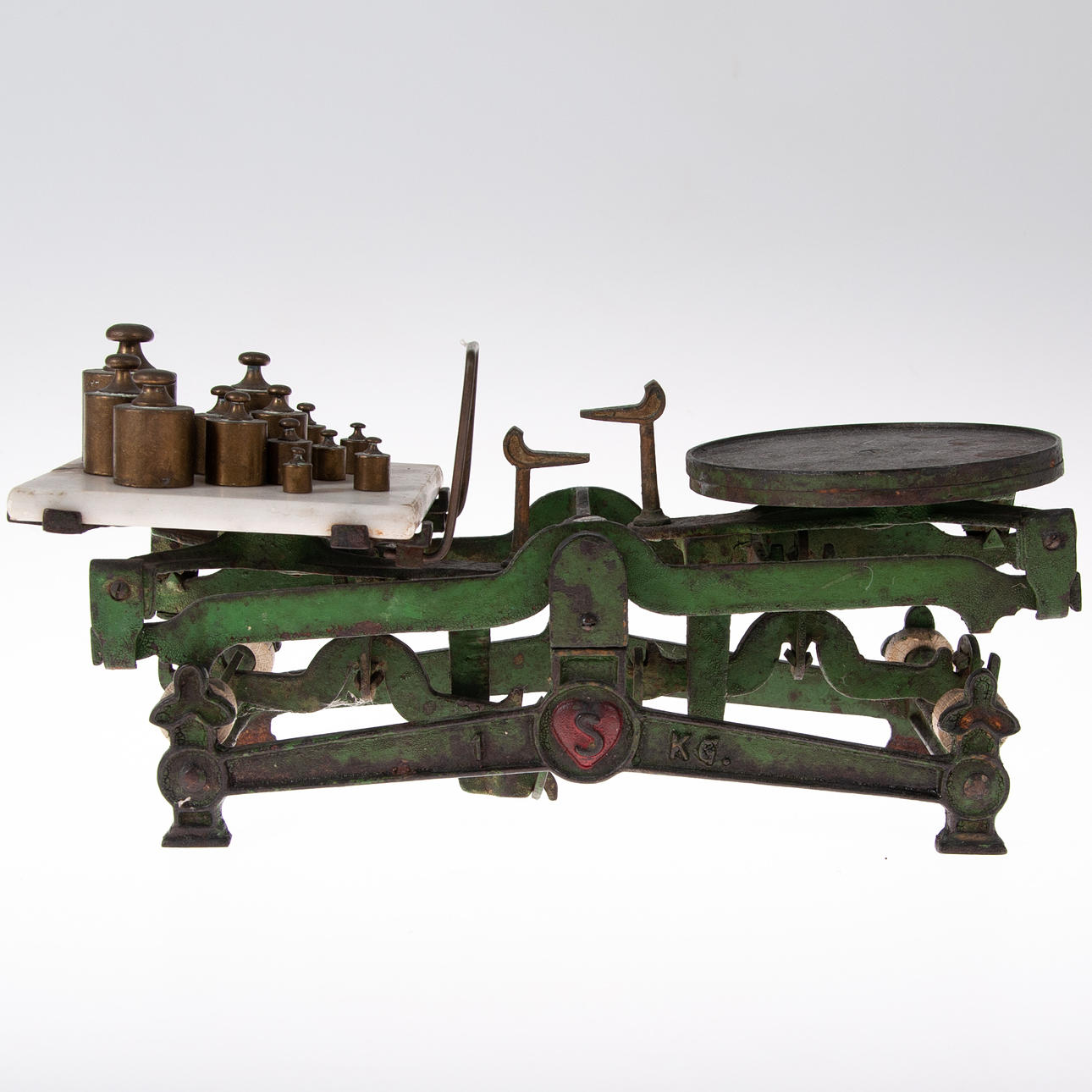 VÅG MED VIKTER. 1800-tal.