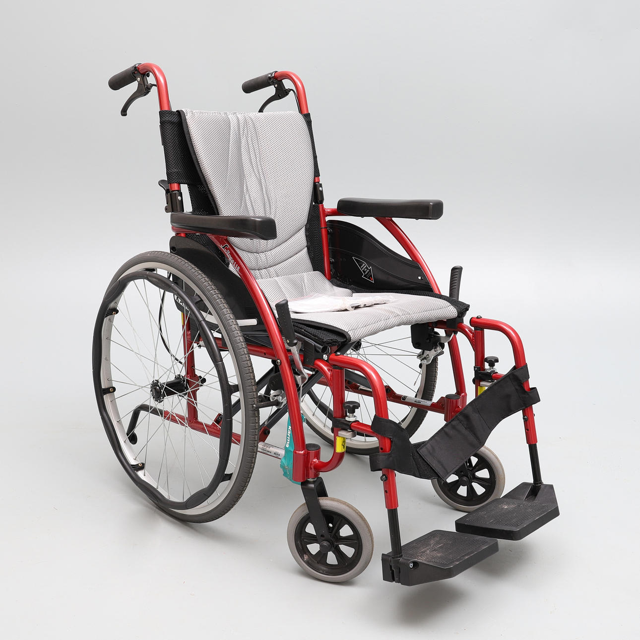 EN KARMA S-ERGO 100-SERIEN KØRESTOL.