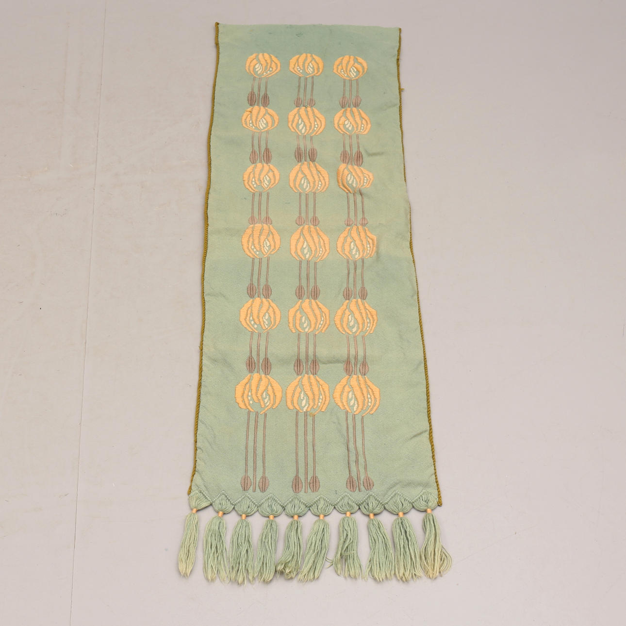 ROCKING CHAIR CARPET, Art Nouveau pattern.