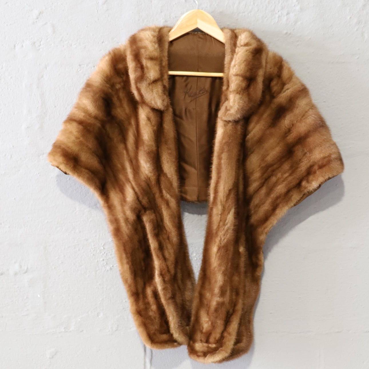 A 1960S BLOND MINK STOLE WRAP BY KARTER.