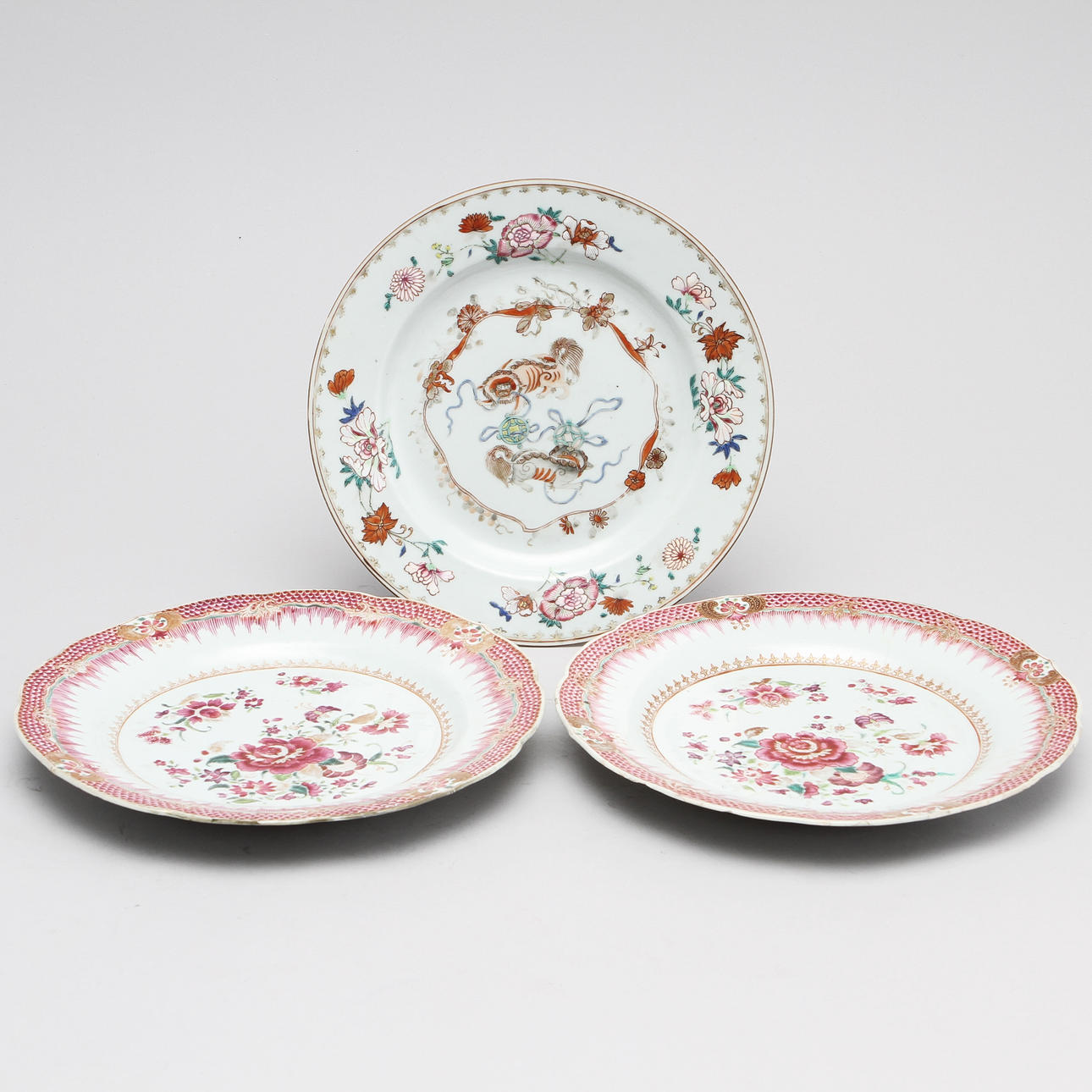 TALLRIKAR, 3 st, porslin, Kina 1700-tal.
