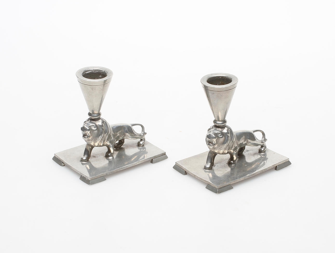 LJUSSTAKAR, ett par, tenn, Ernst Svedbom, Vetlanda 1934.