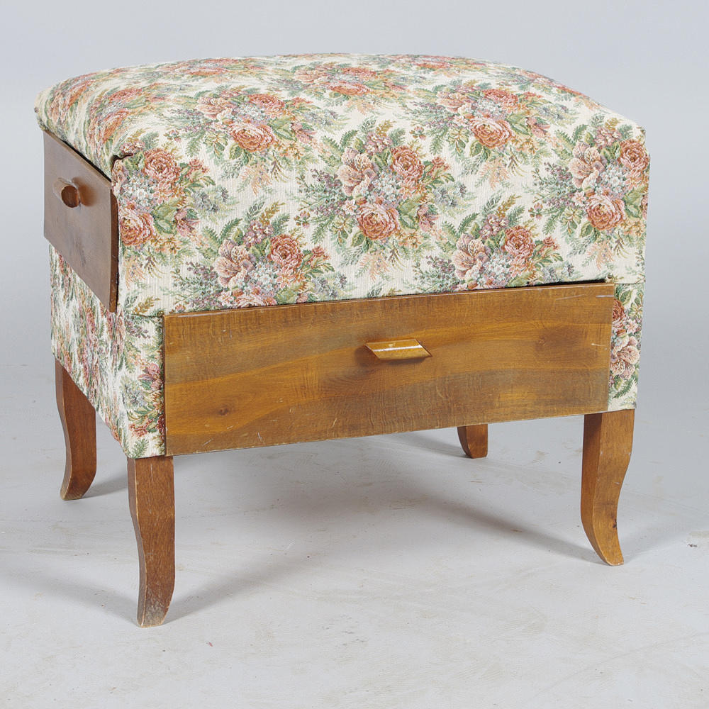 SYPALL MED 3 LÅDOR, 1900-talets första hälft.