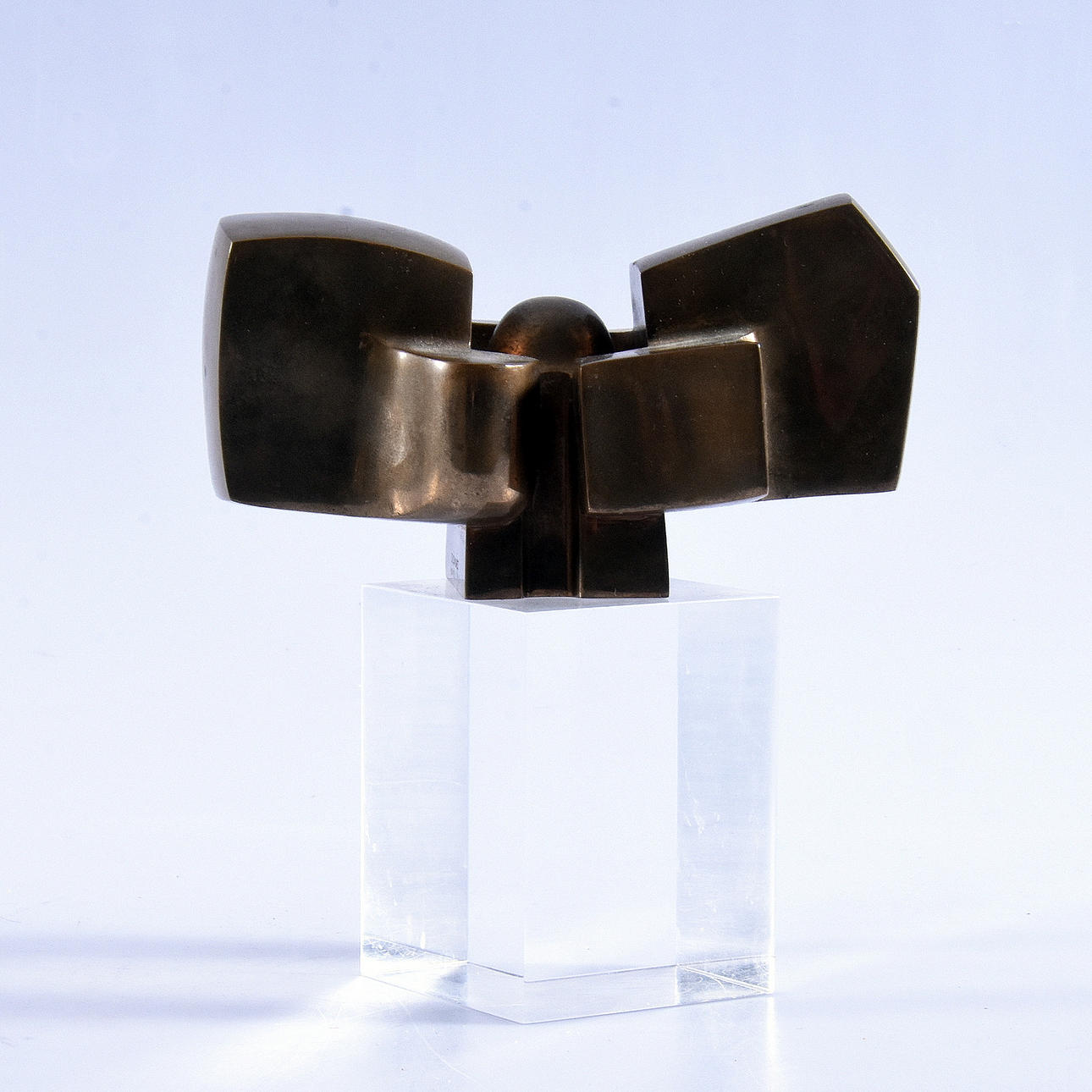 JOSÉ LUIS SANCHEZ. Sculpture, bronze on plexiglass plinth.