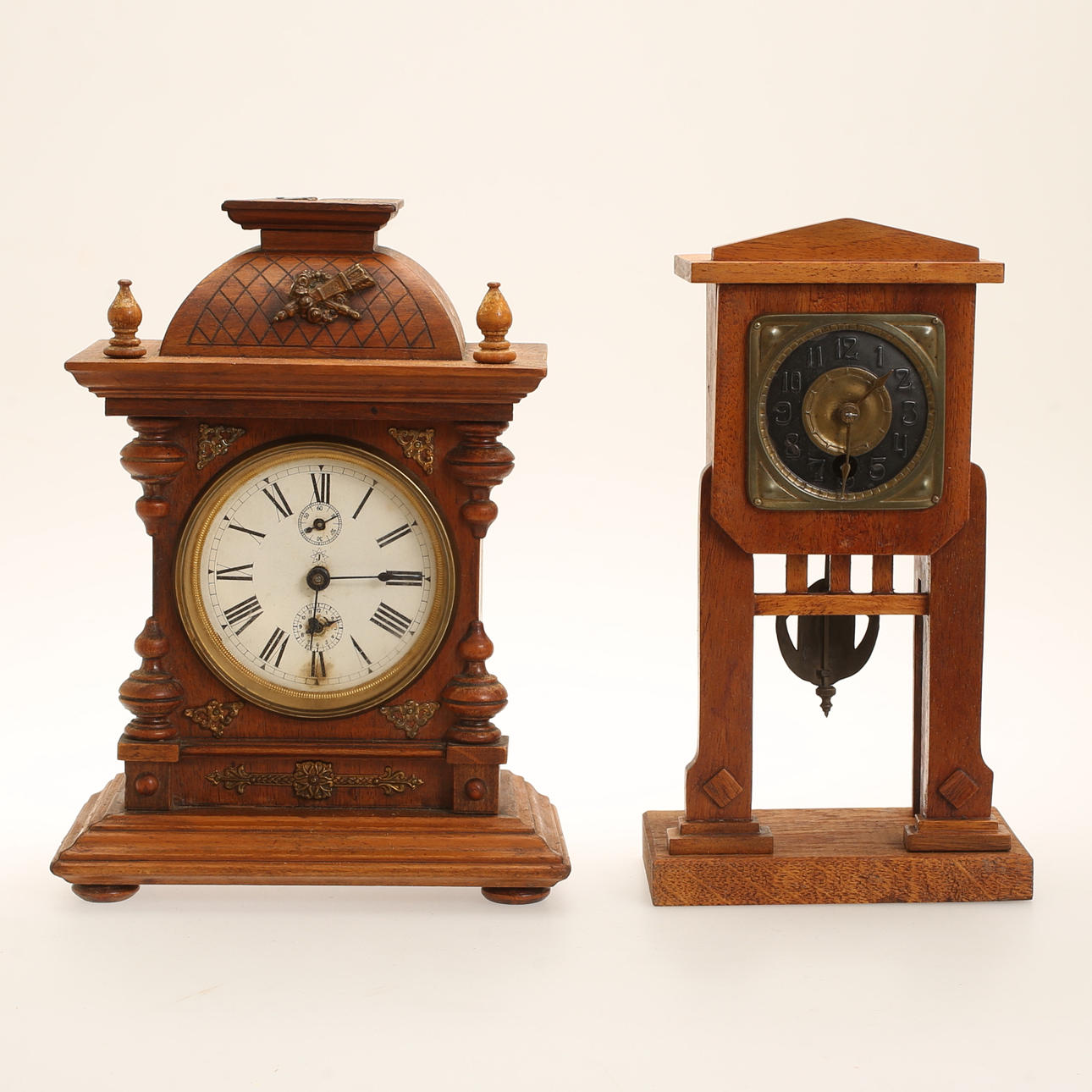 TABLE COURSE, 2 pieces, Junghans, Germany, early 20th century.