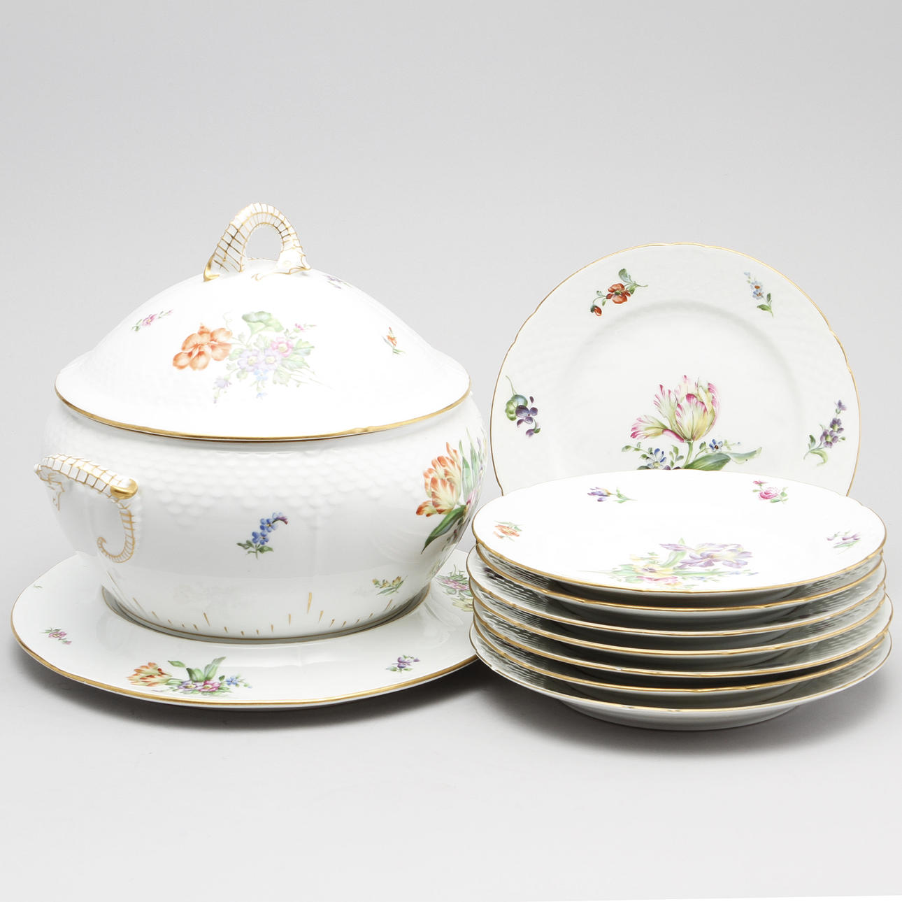 SERVIS "SACHSISK BLOMST", 9 delar, porslin. Bing och Gröndahl, Danmark.