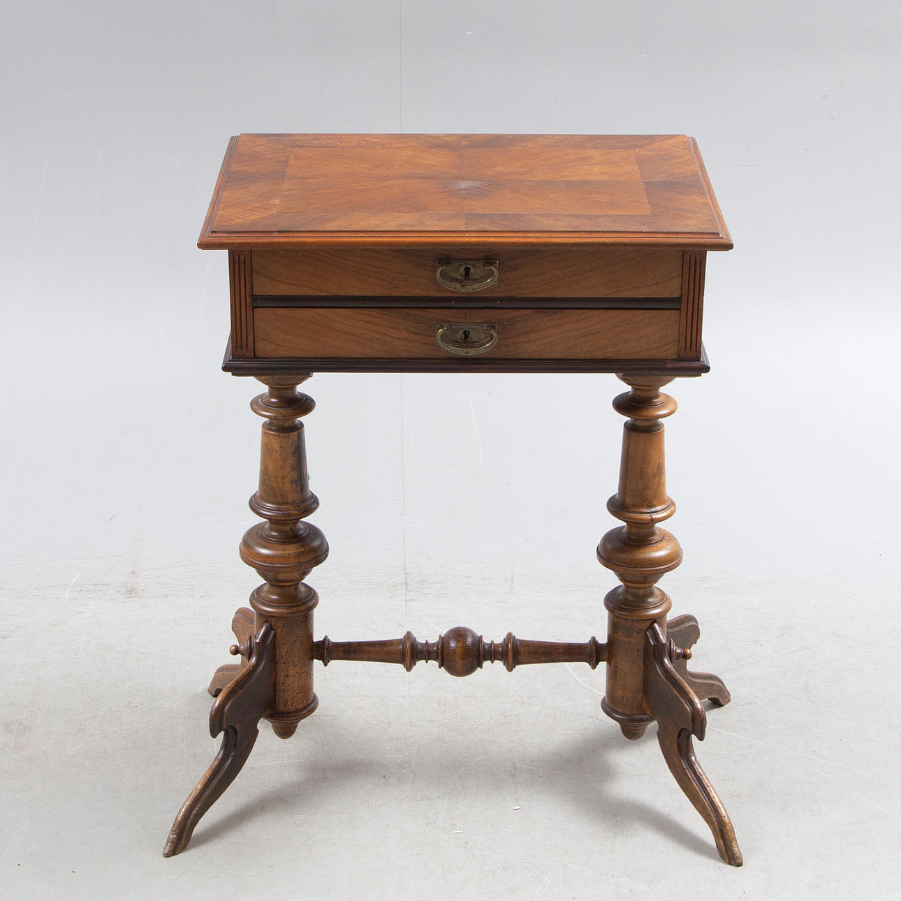 OMPELUPÖYTÄ, tammi, 1890-luku.