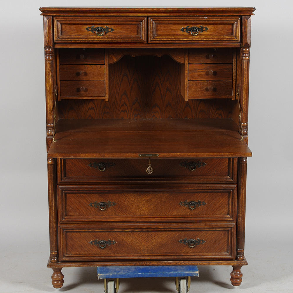 CHIFFONJÉ med invändig belysning, ek, 1980-tal.