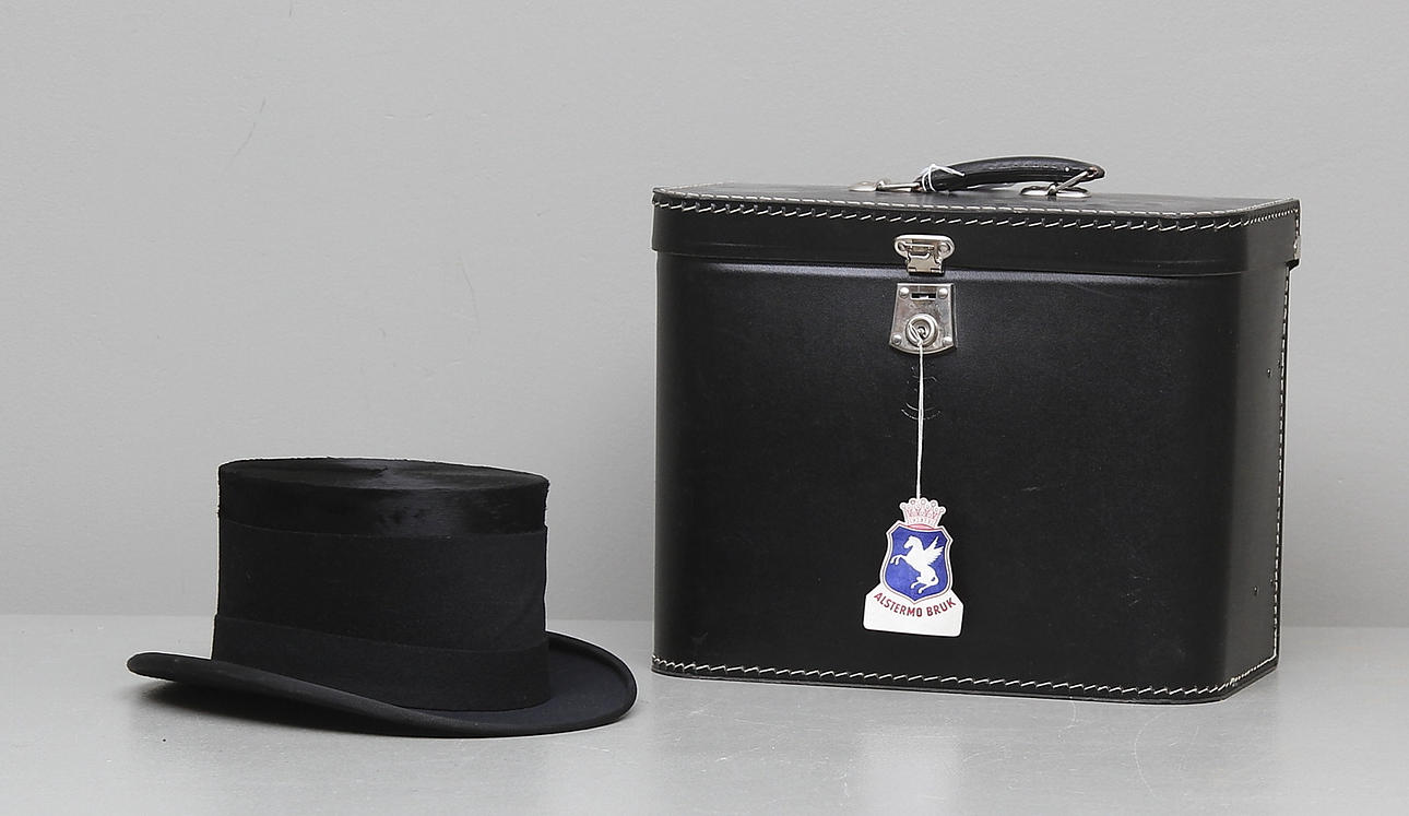 CYLINDERHATT med HATTASK, 1900-tal.