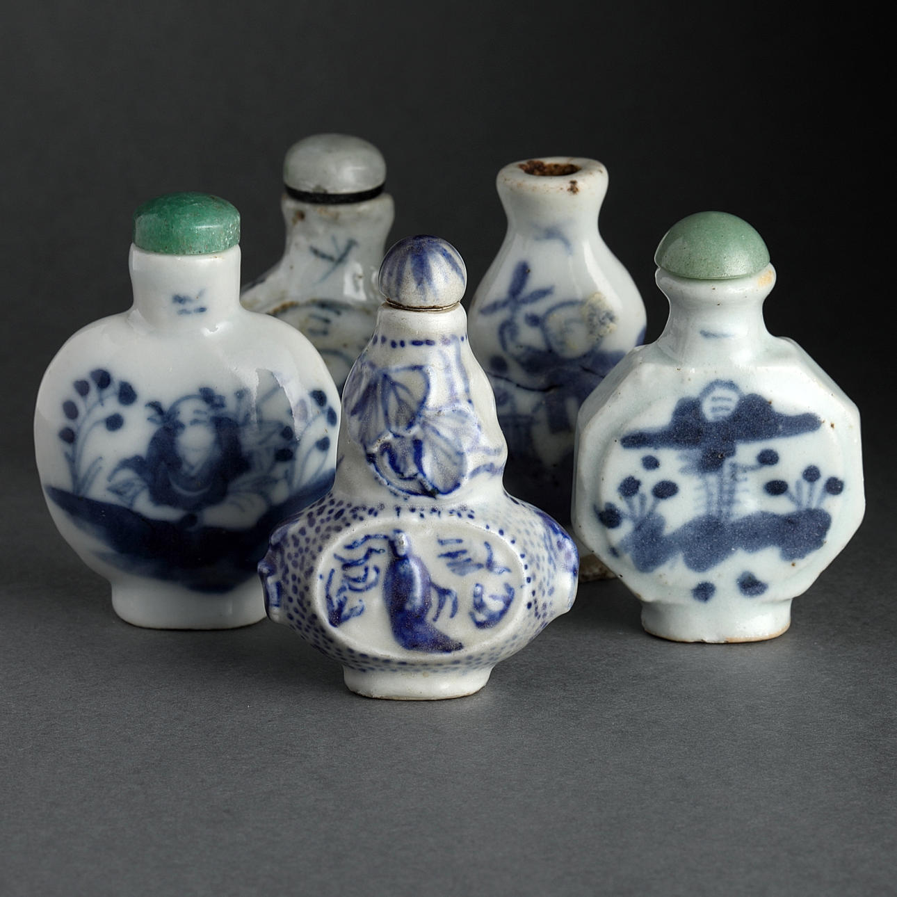 SNUSFLASKOR, 5 st., porslin, Kina, Qing, 18/1900-tal.