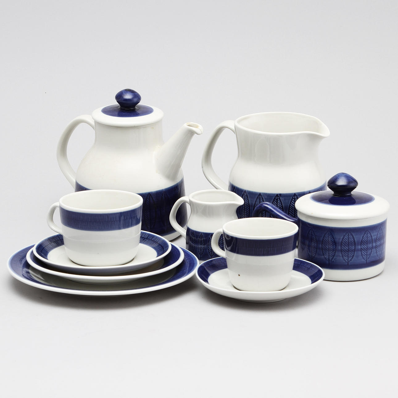 SERVIS "KOKA", 83 delar, porslin. Hertha Bengtson, Rörstrand.