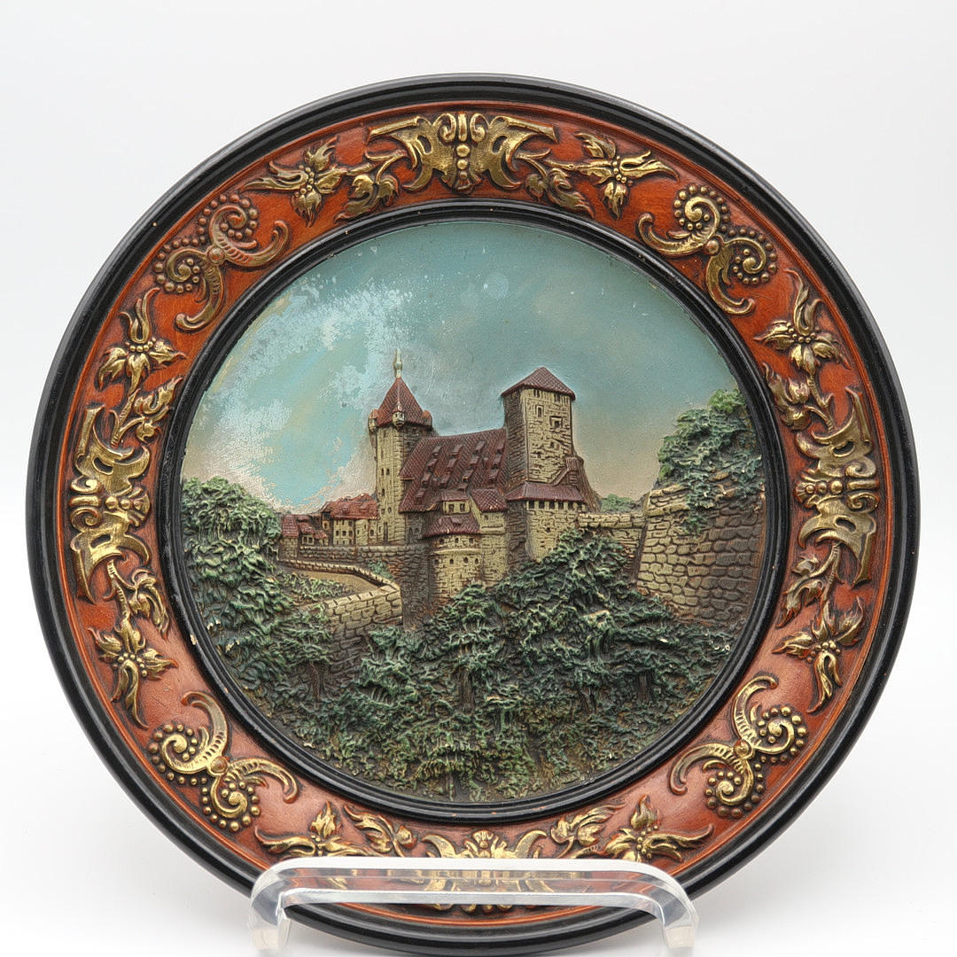 DAS KAISERSCHLOSS BURG NÜRNBERG TELLER.