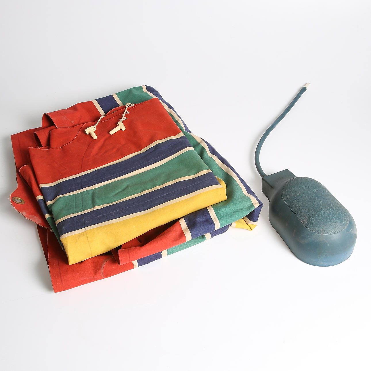 LUFTMADRASSER, 2 st, Triplex Trelleborg. 1950-tal.