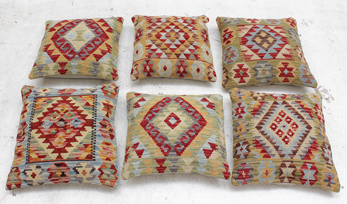 KUDDARFODRAL, 6 st, Orientaliska, Uzbak, ca 45 x 45 cm.