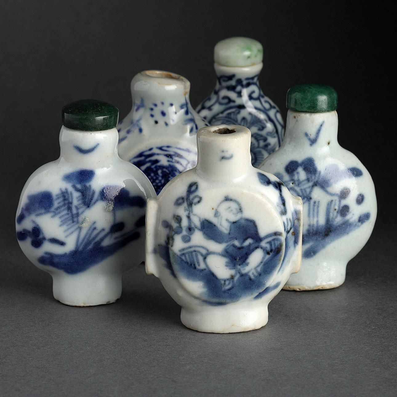 SNUSFLASKOR, 5 st., porslin, Kina, Qing, 18/1900-tal.
