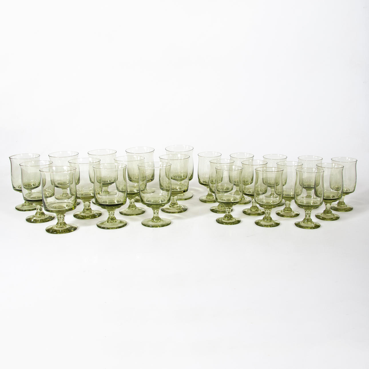 GLAS SERVICE. 24 dele, vinglas, 1970'erne.