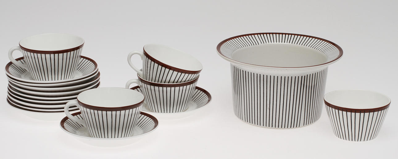 SERVISDELAR, 6 delar samt 7 fat, "Spisa ribb", Stig Lindberg, Gustavsberg.