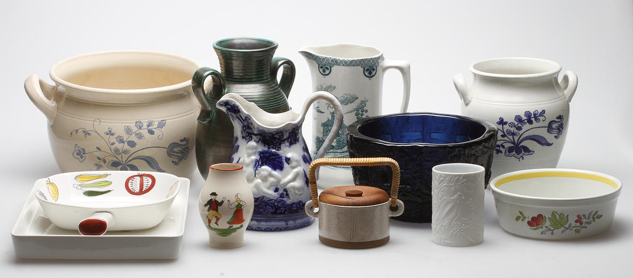 KERAMIK OCH GLAS, bland annat Gustavsberg, Rörstrand, Gefle, Ekeby, Ruda, 1900-tal.