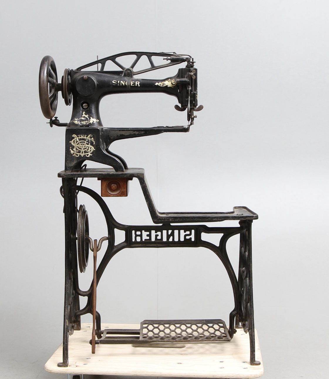 SYMASKIN, skomakarmodell, Singer.