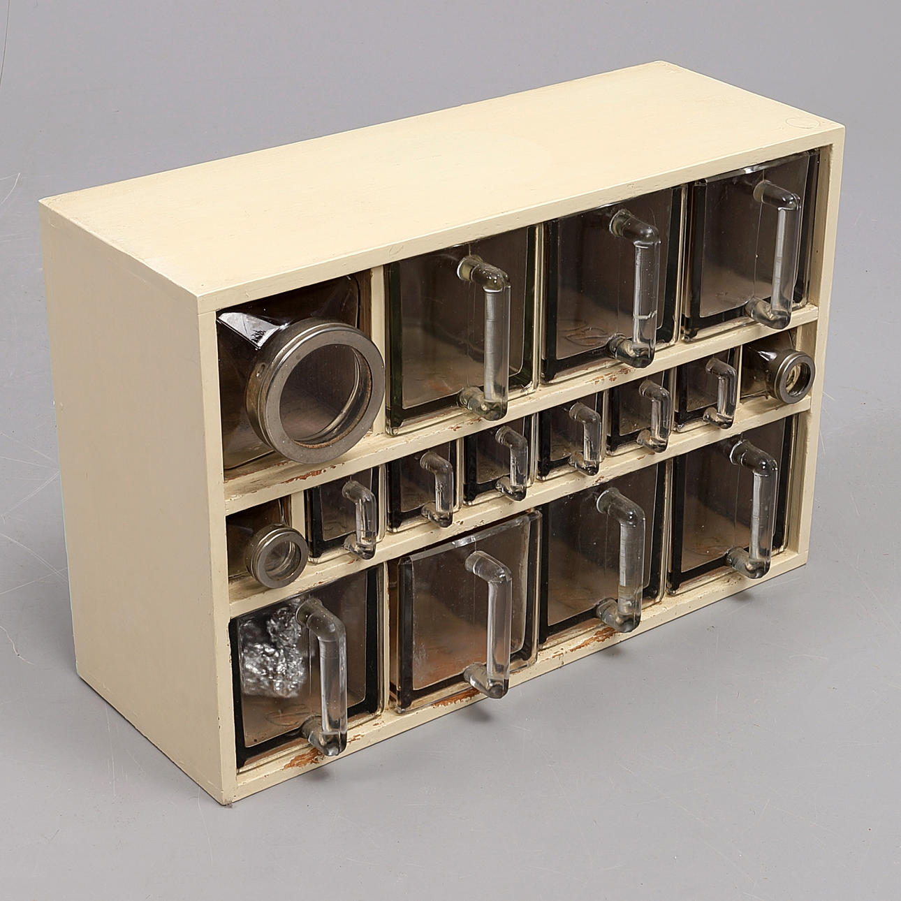 SPICE SHELF with 16 boxes, bottles, labeled Boet.