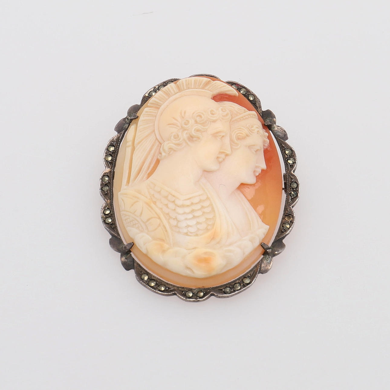 BROCHE/COLGANTE CON CAMEO.