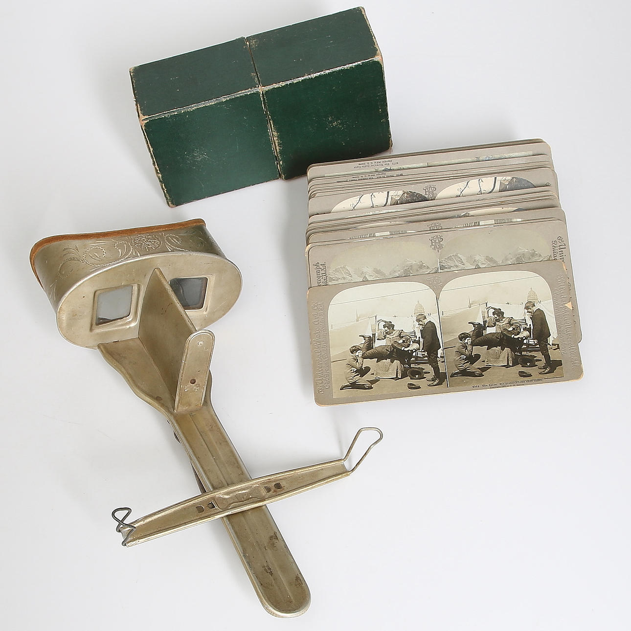 STEREOSKÅP MED BILDER I ASK, H.C.White Co. 1800-talets slut.