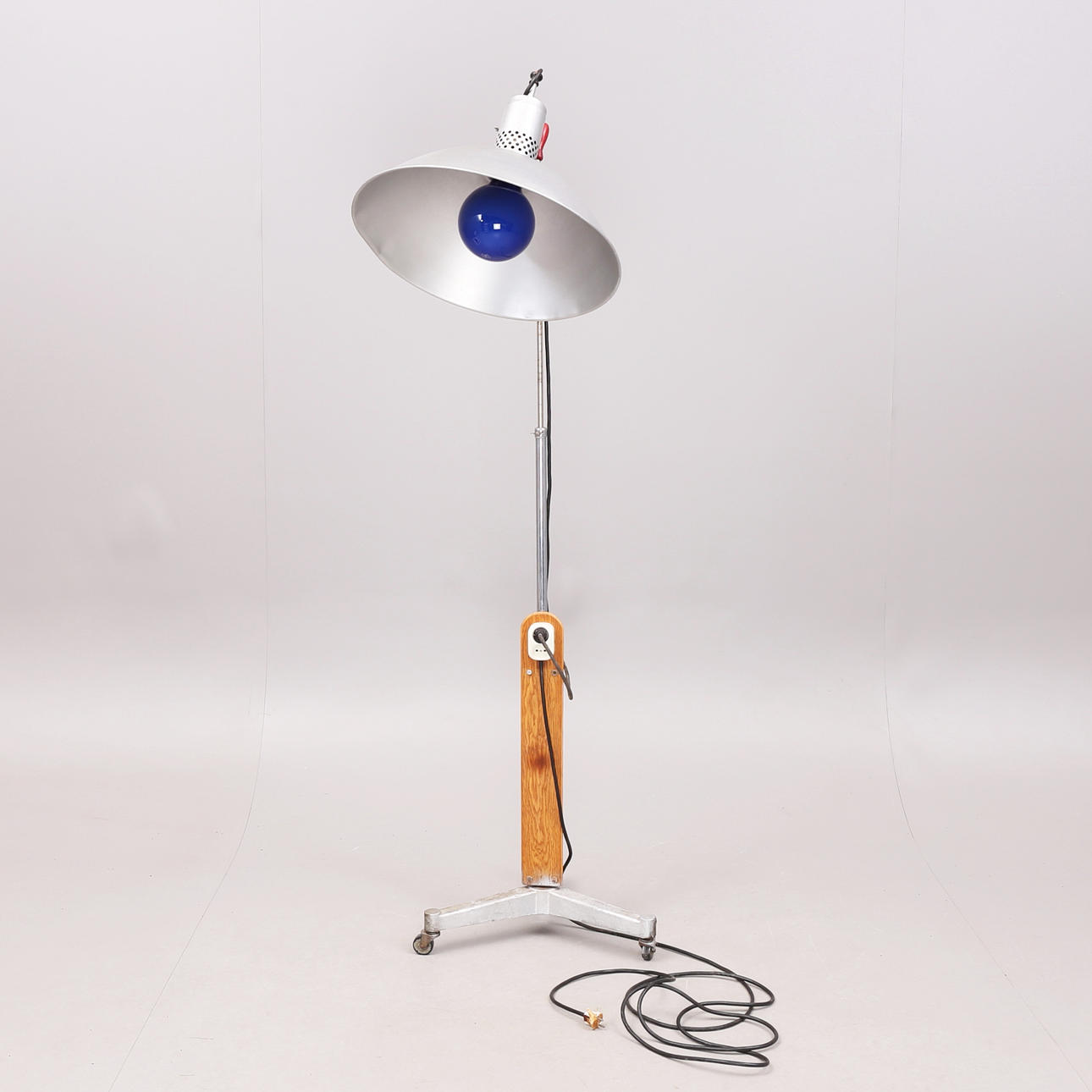 LÁMPARA DE ESTUDIO/CUARTO OSCURO, años 50.